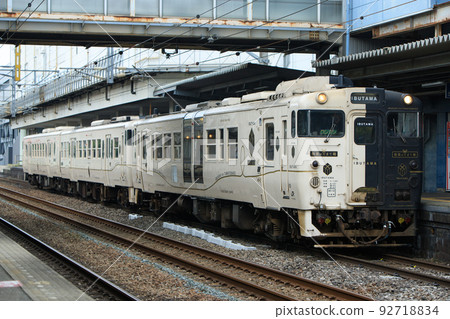 Sightseeing train "Ibusuki Tamatebako" (JR Kyushu) 92718834