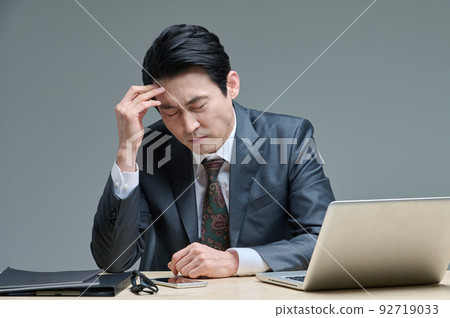 man, office worker, 50s, middle-aged, glasses, laptop man, office worker, 50s, middle-aged, glasses, laptop 92719033