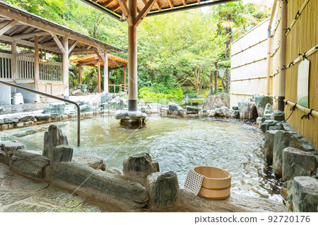 Open-air bath, hot spring 92720176