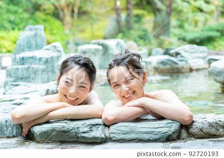 溫泉、露天浴池、少女之旅 溫泉、露天浴池、少女之旅 92720193