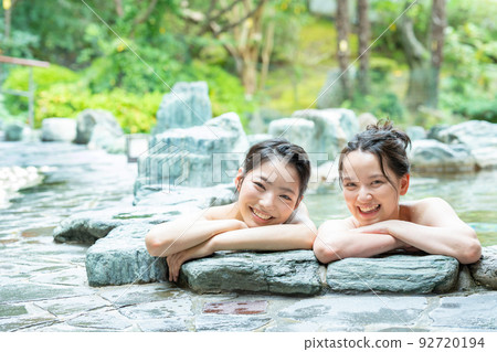 溫泉、露天浴池、少女之旅 溫泉、露天浴池、少女之旅 92720194