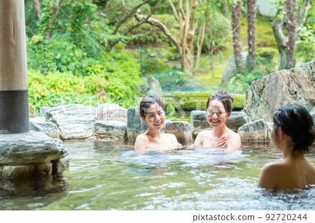 溫泉、露天浴池、少女之旅 溫泉、露天浴池、少女之旅 92720244