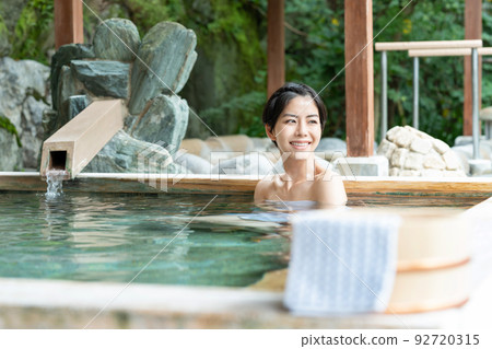 Hot spring, open-air bath, girls' trip 92720315