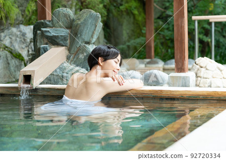 溫泉、露天浴池、少女之旅 溫泉、露天浴池、少女之旅 92720334