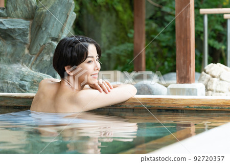 Hot spring, open-air bath, girls' trip 92720357