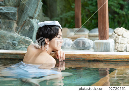 Hot spring, open-air bath, girls' trip Hot spring, open-air bath, girls' trip 92720361