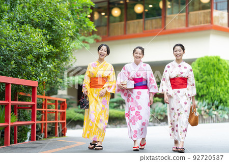 Hot spring trip, yukata, girls' trip 92720587