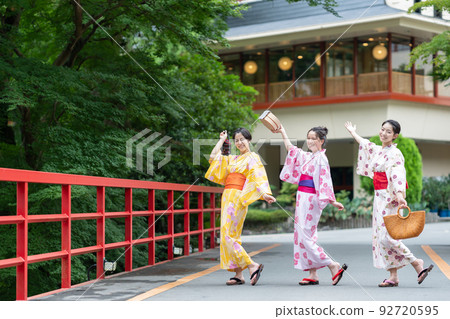 Hot spring trip, yukata, girls' trip Hot spring trip, yukata, girls' trip 92720595