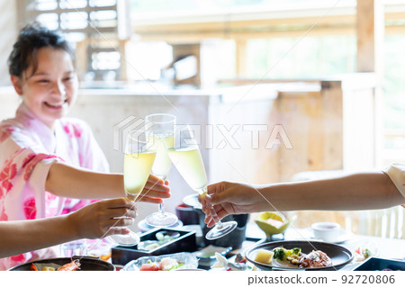 Hot spring trip, yukata, girls' trip Hot spring trip, yukata, girls' trip 92720806