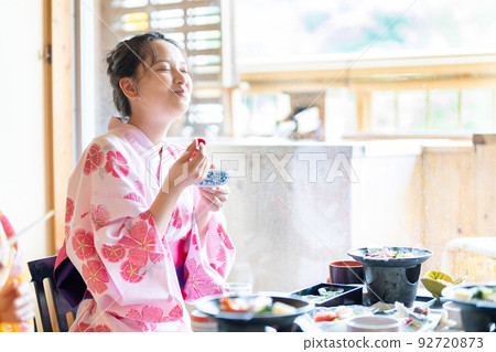 溫泉之旅 膳食 女性之旅 溫泉之旅 膳食 女性之旅 92720873