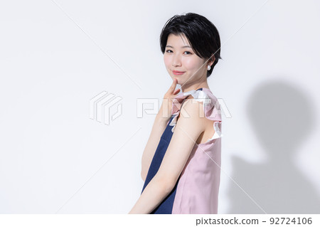 Female beauty image 92724106