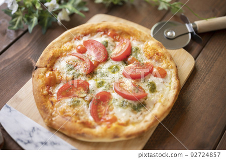 Homemade Margherita Pizza 92724857