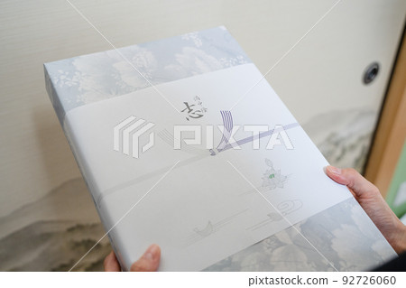 Ceremonial occasions Image of giving back the gift of wishes Ceremonial occasions Image of giving back the gift of wishes 92726060