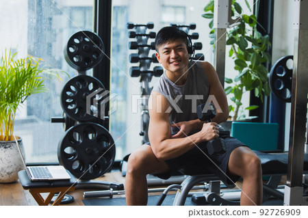 健身男性肌肉健美 92726909