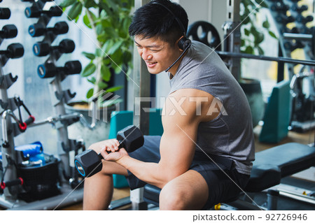 健身男性肌肉健美 92726946