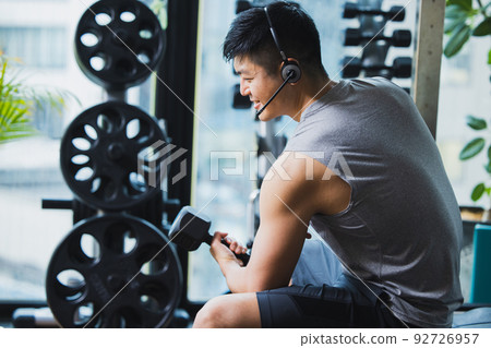 健身男性肌肉健美 92726957