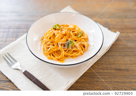 Prawn tomato cream pasta Prawn tomato cream pasta 92729903