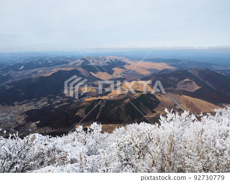View from Mt. Yufu of hoarfrost Kawakami, Yufuin Town, Yufu City, Oita Prefecture View from Mt. Yufu of hoarfrost Kawakami, Yufuin Town, Yufu City, Oita Prefecture 92730779