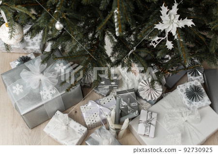 Christmas tree with balls and gift boxes 92730925