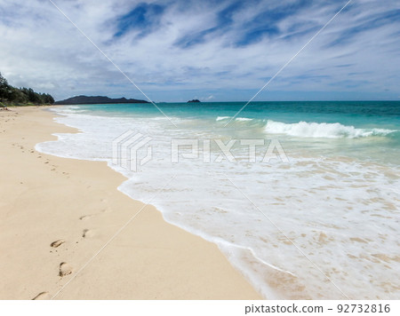 waimanalo bay beach scenes in oahau hawaii 92732816