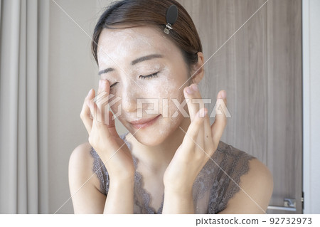 Cleansing woman Cleansing woman 92732973