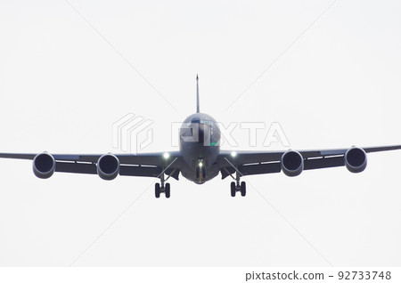 KC-135 aerial refueling aircraft 92733748