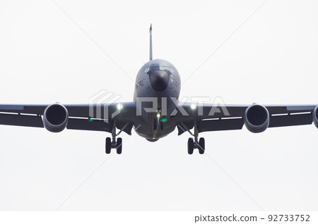 KC-135 aerial refueling aircraft 92733752