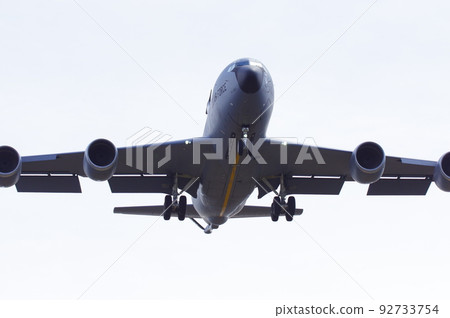 KC-135 aerial refueling aircraft 92733754