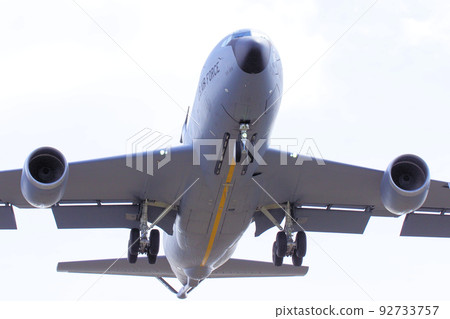KC-135 aerial refueling aircraft KC-135 aerial refueling aircraft 92733757
