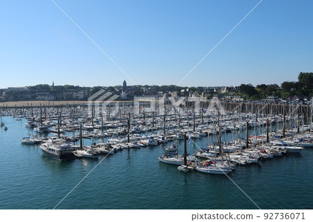 從法國渡輪上看到的聖馬洛港 92736071
