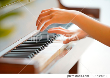 playing the piano playing the piano 92739052