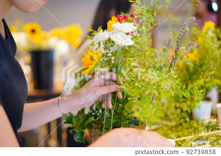Flower arrangement class Flower arrangement class 92739838