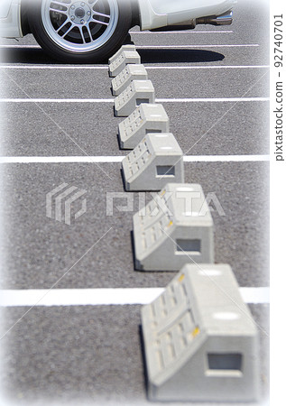 A state in which a passenger car is parked in the parking frame of the parking lot with the back (illustration style) A state in which a passenger car is parked in the parking frame of the parking lot with the back (illustration style) 92740701