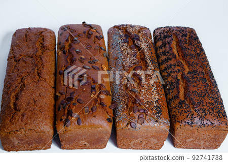 Dietary whole grain bread. Fresh bread is cooled. 92741788