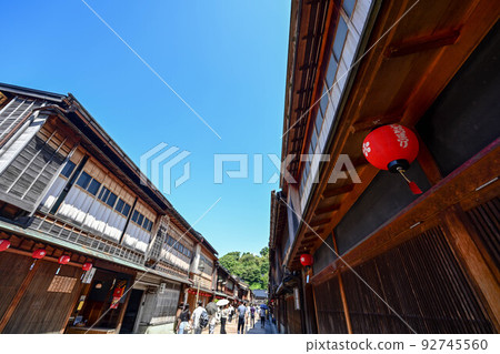 Higashi Chayagai with paper lanterns Higashi Chayagai with paper lanterns 92745560