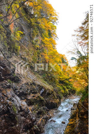 雷瀑布（松川峽谷、高山村） 92746571