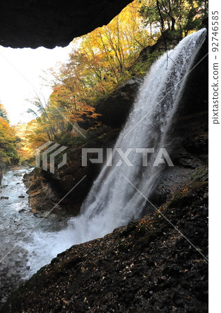 雷瀑布（松川峽谷、高山村） 92746585