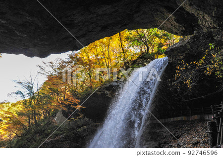 雷瀑布（松川峽谷、高山村） 92746596