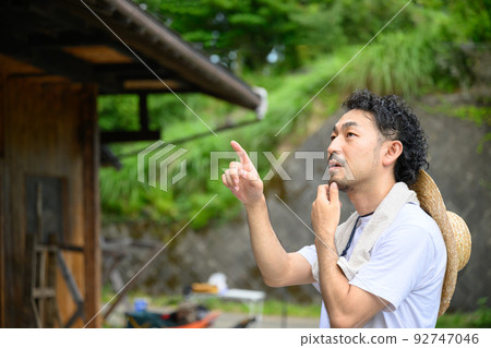 Image of repairing old houses and real estate Image of repairing old houses and real estate 92747046