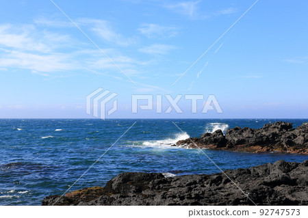 濟州島美麗的大海和天空 濟州島美麗的大海和天空 92747573