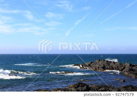 濟州島美麗的大海和天空 92747579