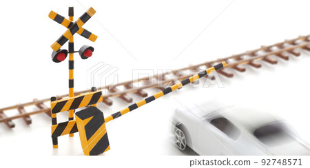無視鐵路道口而進入軌道的汽車 無視鐵路道口而進入軌道的汽車 92748571
