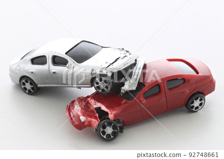 A car accident 92748661