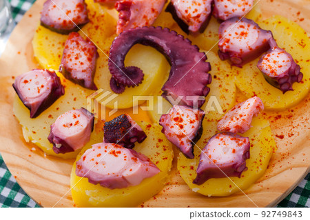 Pulpo a la gallega Pulpo a la gallega 92749843