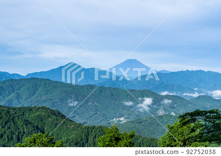 東京八王子登山高尾山 92752038