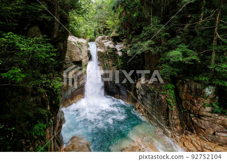 Ryujin Falls in Nakatsugawa City, Gifu Prefecture 92752104