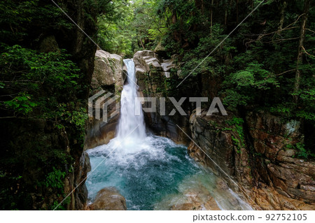 Ryujin Falls in Nakatsugawa City, Gifu Prefecture 92752105