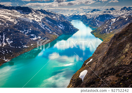 Besseggen above Lake Gjende in Jotunheimen, Norway, Northern Europe Besseggen above Lake Gjende in Jotunheimen, Norway, Northern Europe 92752242