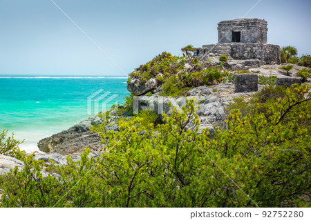 Tulum pyramid, Ancient Mayan civilization and caribbean beach, Mexico Tulum pyramid, Ancient Mayan civilization and caribbean beach, Mexico 92752280