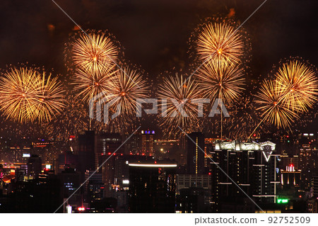 Dadaocheng fireworks show 92752509